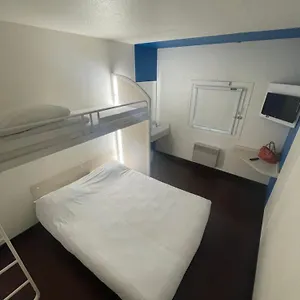 Unisotel A7 Ex-hotel F1 Отель