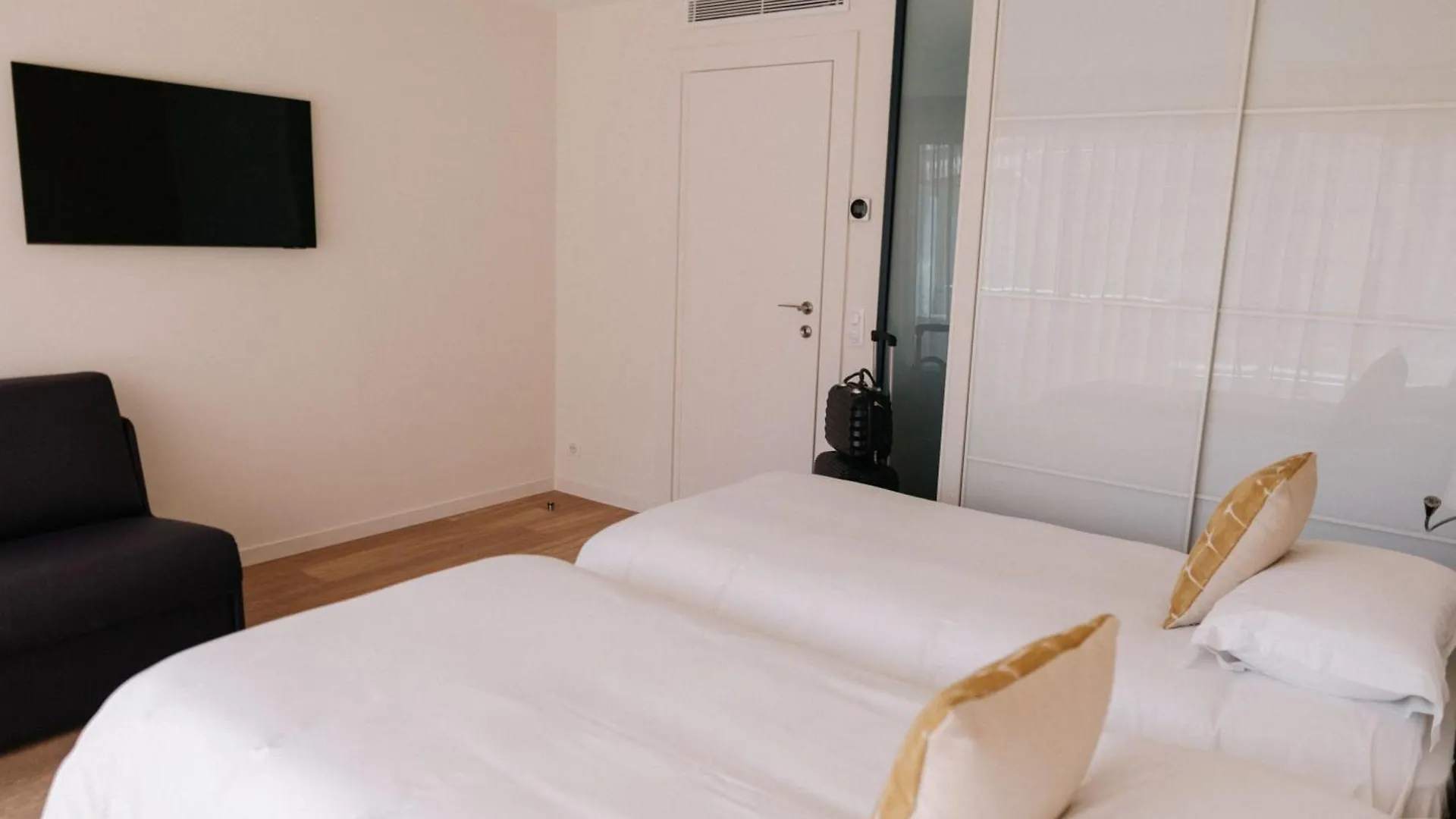 Residence Chateauneuf Menton 2*,