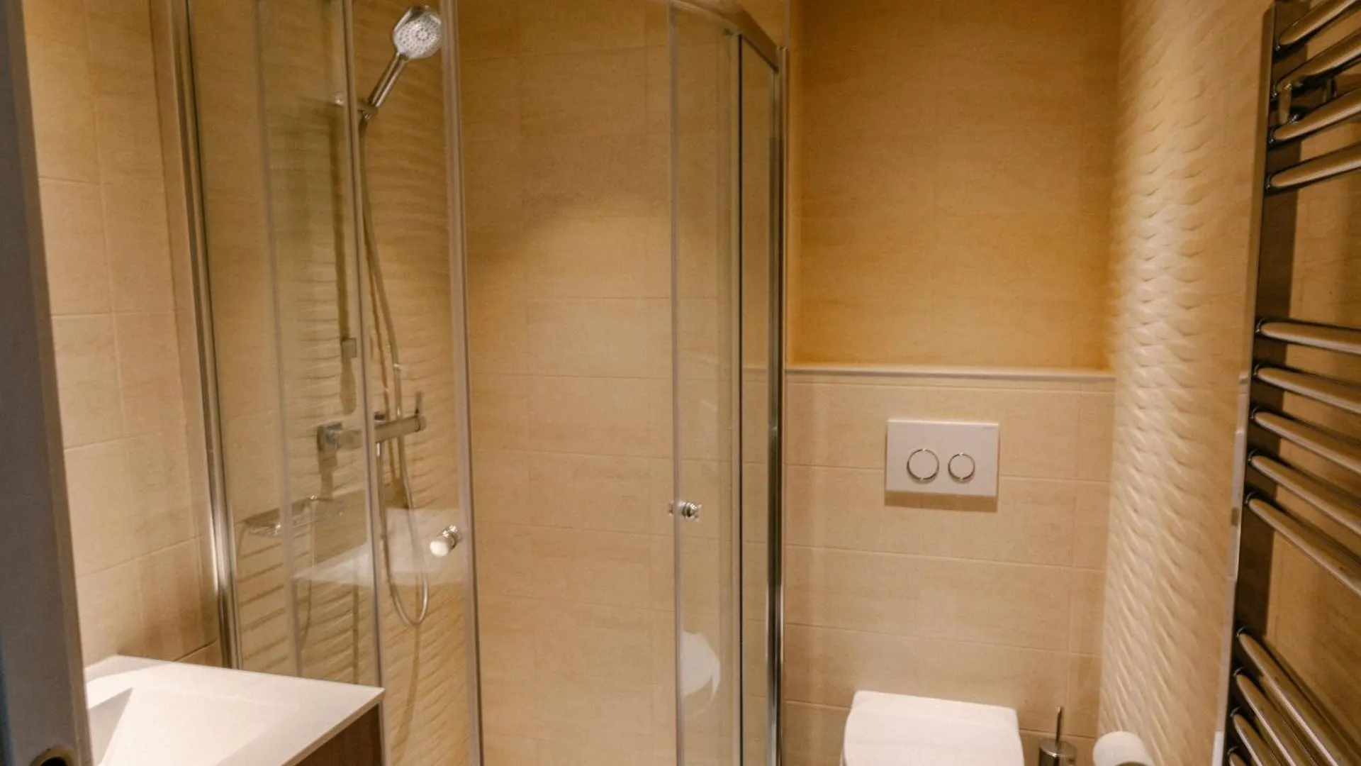 Residence Chateauneuf Menton 2*,  France