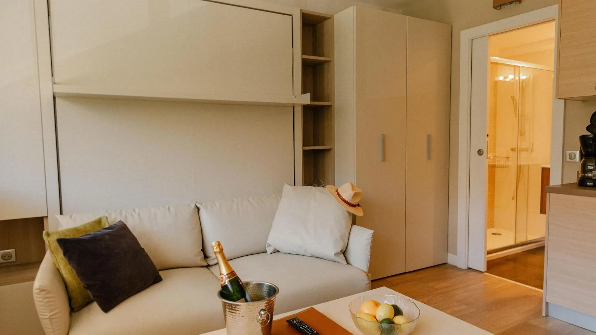 ** Aparthotel Residence Chateauneuf Menton Frankreich