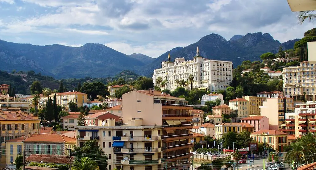 Residence Chateauneuf Menton 2*,